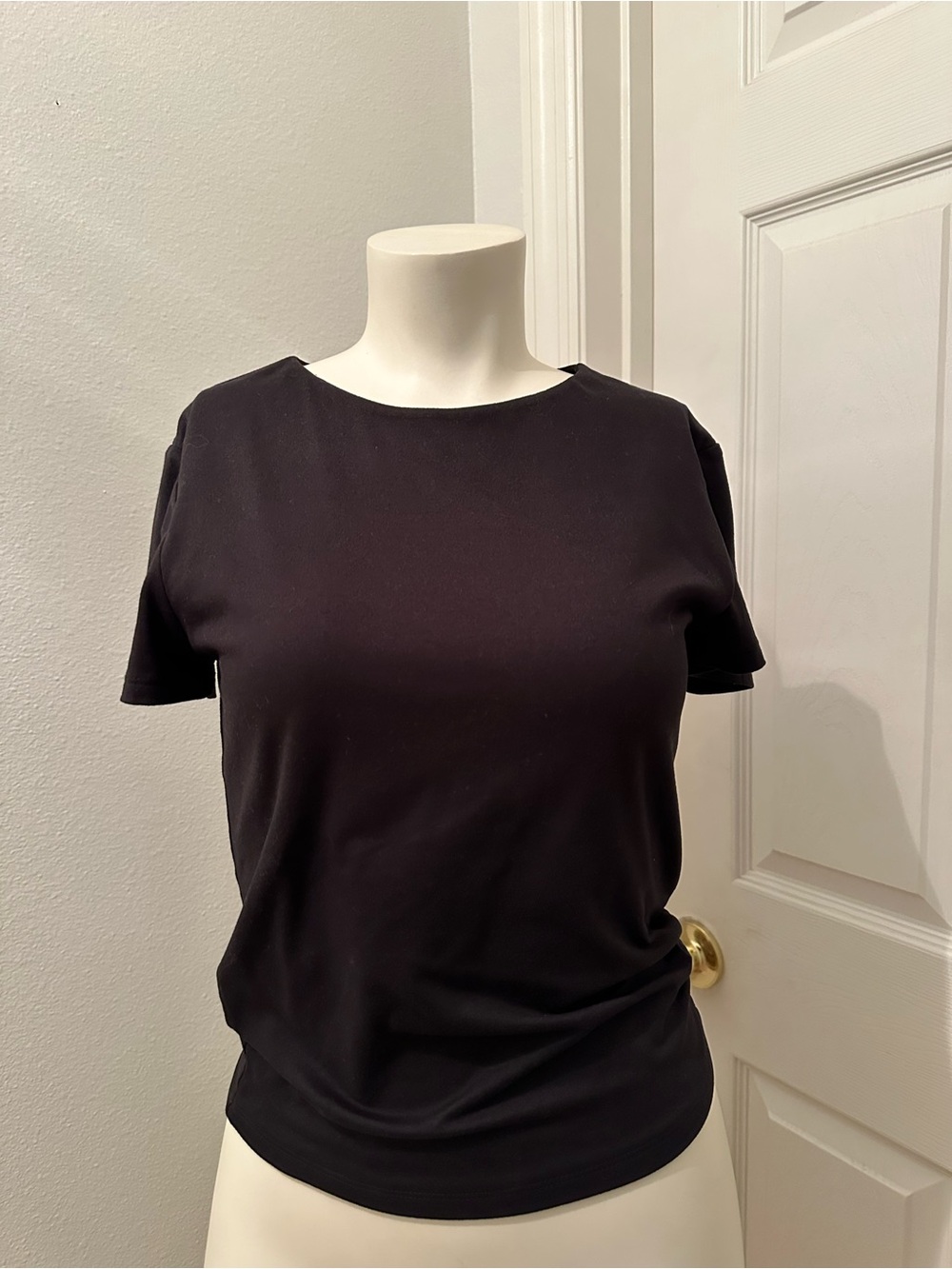 Popular 21 Women's Black Short Sleeve Crewneck Tee large